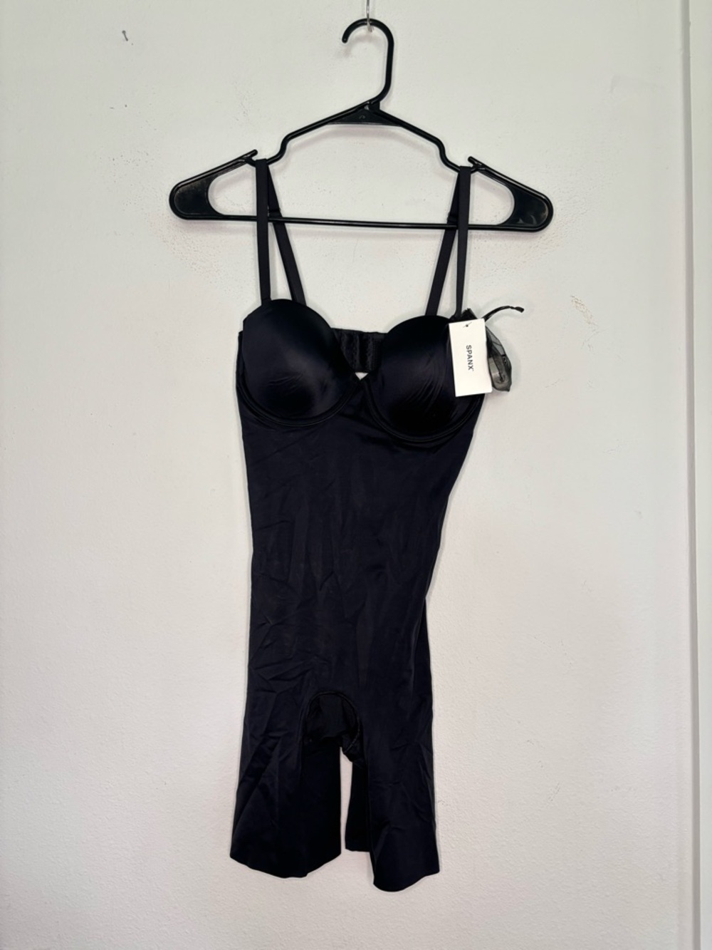 SPANX NWT BLACK REMOVABLE STRAP CUPPED BODYSUIT SZ SMALL